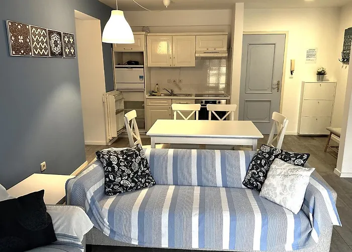 Stella Deluxe Superior 5 Star Apartment, Your Piece Of Heaven By The Sea & Park, With Sea View