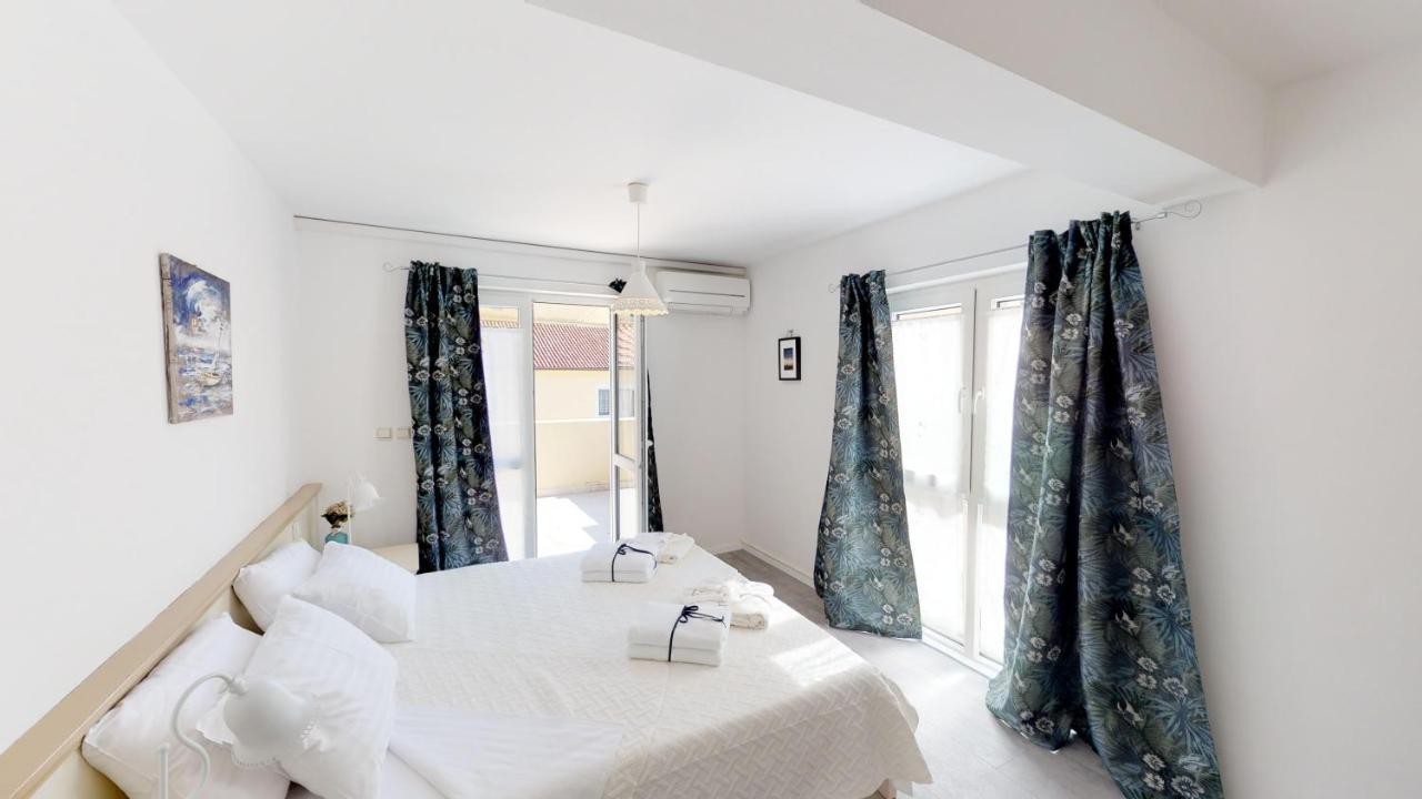 Stella Deluxe Superior 5 Star Apartment, Your Piece Of Heaven By The Sea & Park, With Sea View Novigrad Istria