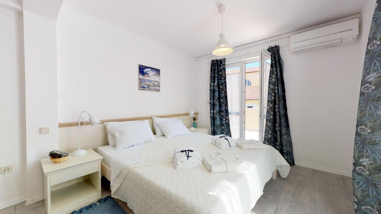 Apartment Stella Deluxe Superior 5 Star Apartment, Your Piece Of Heaven By The Sea & Park, With Sea View