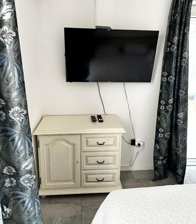 Apartment Stella Deluxe Superior 5 Star Apartment, Your Piece Of Heaven By The Sea & Park, With Sea View *